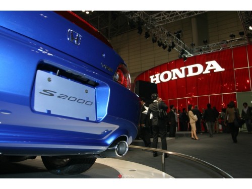 Характеристики автомобиля Honda S2000 2.2 (11.2005 - 09.2007): фото, вместимость, скорость, двигатель, топливо, масса, отзывы