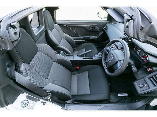 Характеристики автомобиля Honda S660 660 Beta (04.2015 - 12.2019): фото, вместимость, скорость, двигатель, топливо, масса, отзывы