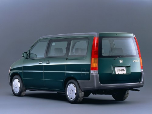 Характеристики автомобиля Honda Stepwgn 2.0 G turning seat (08.1997 - 04.1999): фото, вместимость, скорость, двигатель, топливо, масса, отзывы