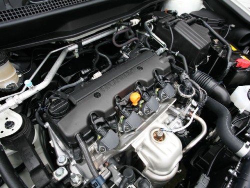 Характеристики автомобиля Honda Stream 1.8 RSZ 4WD (07.2006 - 07.2007): фото, вместимость, скорость, двигатель, топливо, масса, отзывы