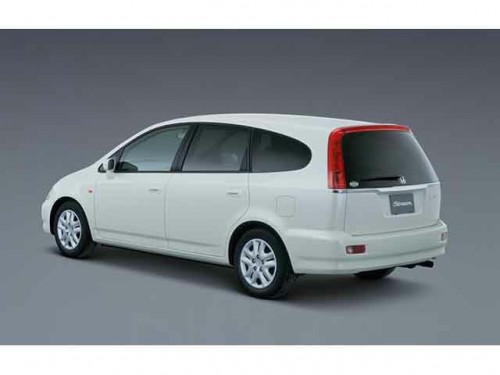Характеристики автомобиля Honda Stream 1.7 L comfort selection (02.2003 - 08.2003): фото, вместимость, скорость, двигатель, топливо, масса, отзывы