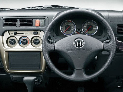 Характеристики автомобиля Honda Vamos Hobio 660 pro 4WD (06.2012 - 02.2015): фото, вместимость, скорость, двигатель, топливо, масса, отзывы