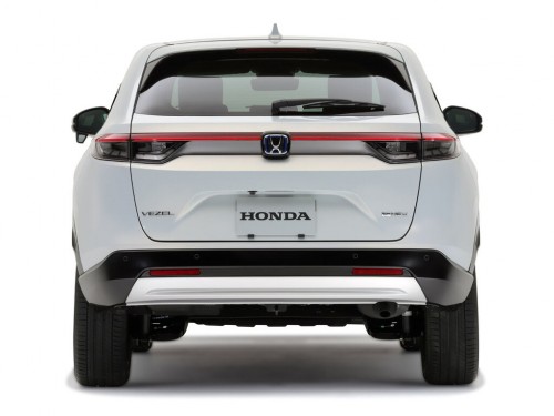 Характеристики автомобиля Honda Vezel 1.5 e:HEV Z (04.2023 - н.в.): фото, вместимость, скорость, двигатель, топливо, масса, отзывы
