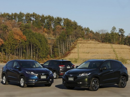 Характеристики автомобиля Honda Vezel 1.5 G (12.2013 - 03.2015): фото, вместимость, скорость, двигатель, топливо, масса, отзывы