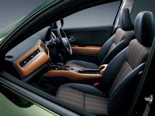 Характеристики автомобиля Honda Vezel 1.5 Hybrid X (12.2013 - 03.2015): фото, вместимость, скорость, двигатель, топливо, масса, отзывы
