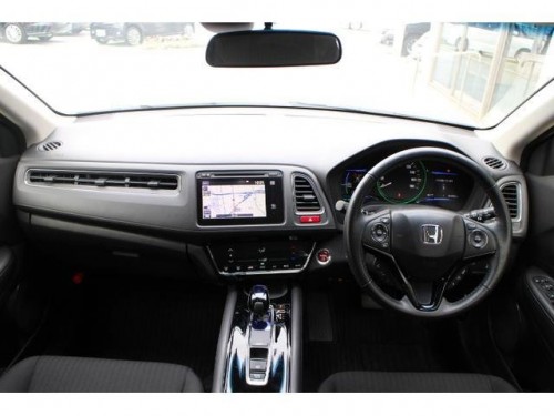 Характеристики автомобиля Honda Vezel 1.5 Hybrid X Honda Sensing Brilliant Style Edition (07.2017 - 01.2018): фото, вместимость, скорость, двигатель, топливо, масса, отзывы