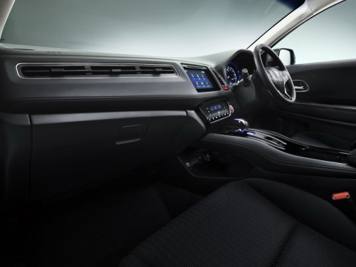 Характеристики автомобиля Honda Vezel 1.5 G (04.2015 - 01.2016): фото, вместимость, скорость, двигатель, топливо, масса, отзывы