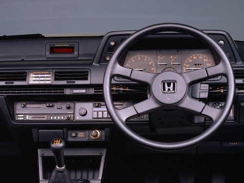 Характеристики автомобиля Honda Vigor 1.8 TX (06.1983 - 06.1985): фото, вместимость, скорость, двигатель, топливо, масса, отзывы