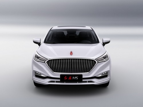 Характеристики автомобиля Hongqi H5 1.5T AMT Flag Joy (09.2021 - 03.2022): фото, вместимость, скорость, двигатель, топливо, масса, отзывы