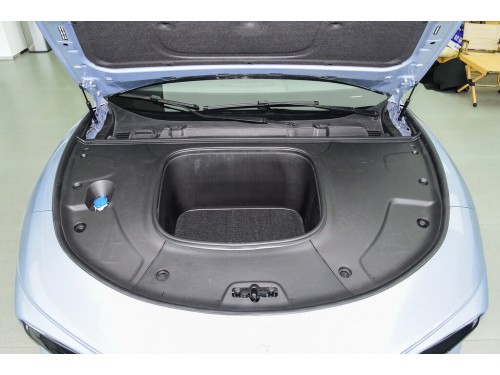 Характеристики автомобиля Hozon Neta S 84.5 kWh 715 (07.2023 - н.в.): фото, вместимость, скорость, двигатель, топливо, масса, отзывы