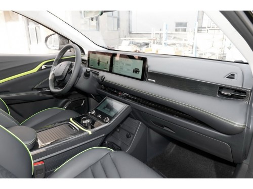 Характеристики автомобиля Hozon Neta U-II 54.3 kWh Challenge Edition 400 Lite (ternary lithium battery) (06.2023 - н.в.): фото, вместимость, скорость, двигатель, топливо, масса, отзывы