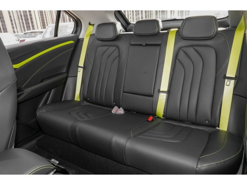 Характеристики автомобиля Hozon Neta U-II 81.6 kWh 600 Premium (01.2023 - 05.2023): фото, вместимость, скорость, двигатель, топливо, масса, отзывы