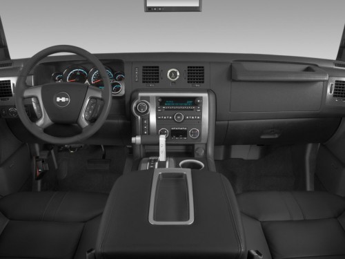 Характеристики автомобиля Hummer H2 6.0 AT Adventure (01.2005 - 12.2007): фото, вместимость, скорость, двигатель, топливо, масса, отзывы