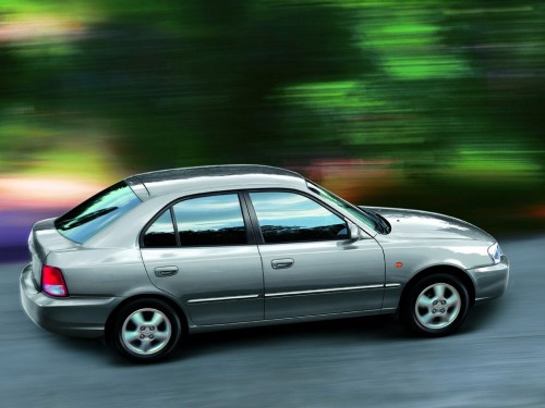 Характеристики автомобиля Hyundai Accent 1.5 AT GLS (07.2001 - 03.2003): фото, вместимость, скорость, двигатель, топливо, масса, отзывы