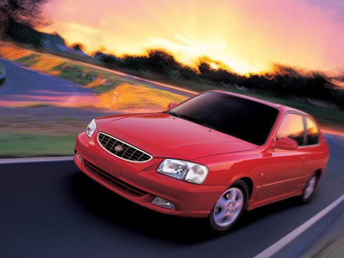 Характеристики автомобиля Hyundai Accent 1.3 AT GS (07.1999 - 03.2003): фото, вместимость, скорость, двигатель, топливо, масса, отзывы