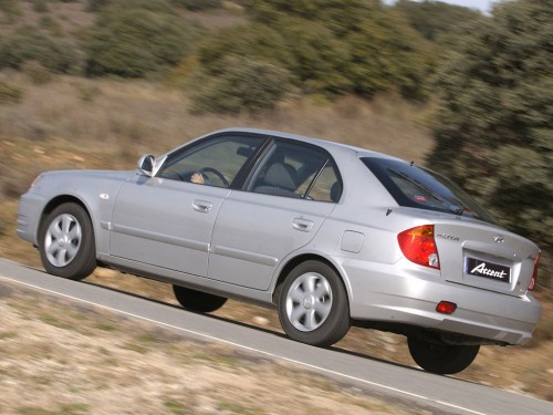 Характеристики автомобиля Hyundai Accent 1.3 AT L (04.2003 - 03.2006): фото, вместимость, скорость, двигатель, топливо, масса, отзывы