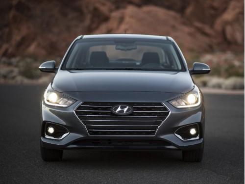 Характеристики автомобиля Hyundai Accent 1.6 DPI CVT Limited (07.2019 - 06.2022): фото, вместимость, скорость, двигатель, топливо, масса, отзывы
