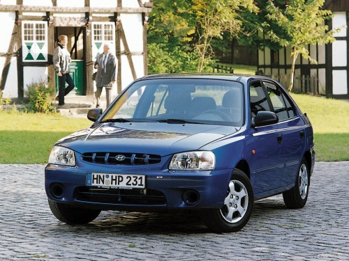 Характеристики автомобиля Hyundai Accent 1.3 AT LS (07.1999 - 03.2003): фото, вместимость, скорость, двигатель, топливо, масса, отзывы