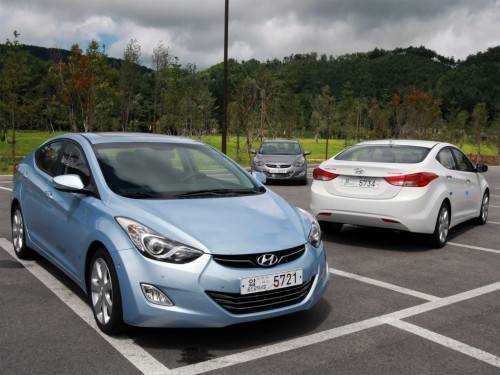 Характеристики автомобиля Hyundai Avante 1.6 AT Base (08.2010 - 07.2013): фото, вместимость, скорость, двигатель, топливо, масса, отзывы