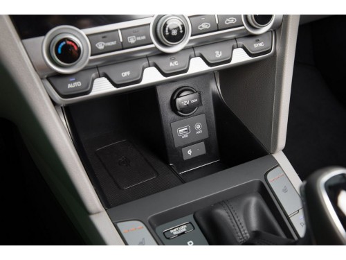 Характеристики автомобиля Hyundai Elantra 1.6 MT Start (03.2019 - 09.2020): фото, вместимость, скорость, двигатель, топливо, масса, отзывы
