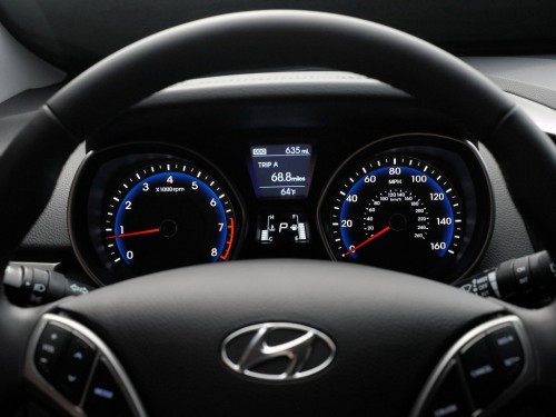 Характеристики автомобиля Hyundai Elantra 1.8 MT 5-Door (06.2012 - 04.2015): фото, вместимость, скорость, двигатель, топливо, масса, отзывы