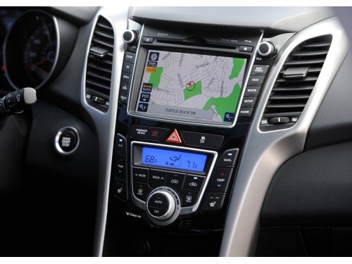 Характеристики автомобиля Hyundai Elantra 1.8 AT Touch &amp; Go (06.2012 - 04.2015): фото, вместимость, скорость, двигатель, топливо, масса, отзывы