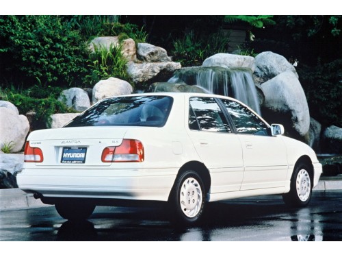 Характеристики автомобиля Hyundai Elantra 1.6 MT Base/GLS (09.1993 - 02.1995): фото, вместимость, скорость, двигатель, топливо, масса, отзывы