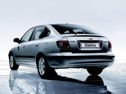 Характеристики автомобиля Hyundai Elantra 1.6 MT GLS (09.2003 - 08.2006): фото, вместимость, скорость, двигатель, топливо, масса, отзывы