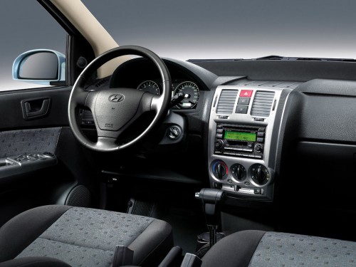 Характеристики автомобиля Hyundai Getz 1.1 MT Base 3d (10.2005 - 09.2011): фото, вместимость, скорость, двигатель, топливо, масса, отзывы