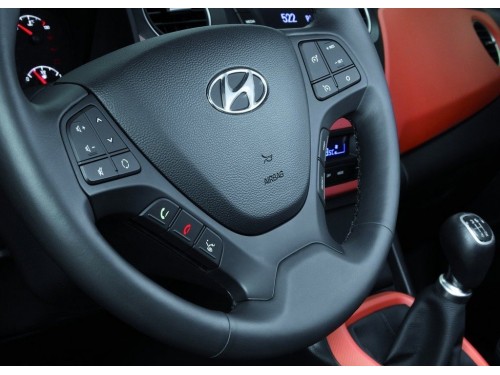 Характеристики автомобиля Hyundai i10 1.0 LPG MT Classic (04.2015 - 11.2016): фото, вместимость, скорость, двигатель, топливо, масса, отзывы