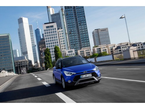 Характеристики автомобиля Hyundai i20 Active 1.0 T-GDI MT Pure (06.2018 - 03.2020): фото, вместимость, скорость, двигатель, топливо, масса, отзывы