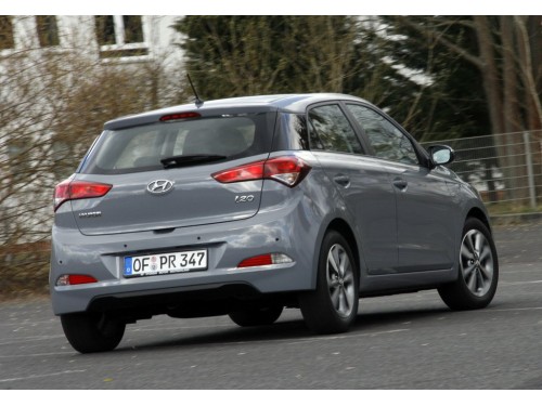 Характеристики автомобиля Hyundai i20 1.1 CRDi MT Style (12.2014 - 05.2018): фото, вместимость, скорость, двигатель, топливо, масса, отзывы