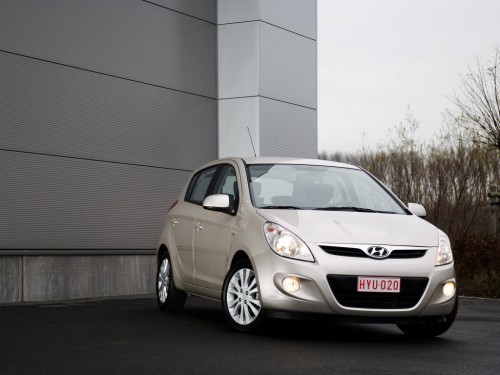Характеристики автомобиля Hyundai i20 1.2 Comfort MT (07.2009 - 11.2012): фото, вместимость, скорость, двигатель, топливо, масса, отзывы