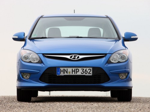 Характеристики автомобиля Hyundai i30 1.6 MT Classic (03.2010 - 03.2012): фото, вместимость, скорость, двигатель, топливо, масса, отзывы