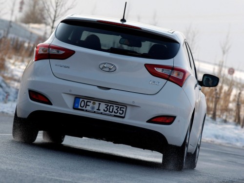 Характеристики автомобиля Hyundai i30 1.6 CRDi AT Design (01.2012 - 03.2015): фото, вместимость, скорость, двигатель, топливо, масса, отзывы