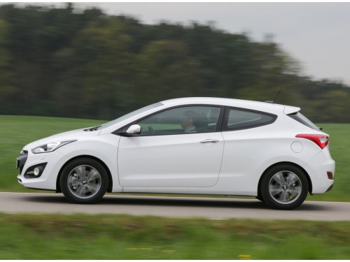 Характеристики автомобиля Hyundai i30 1.6 CRDi MT Style (04.2015 - 01.2017): фото, вместимость, скорость, двигатель, топливо, масса, отзывы