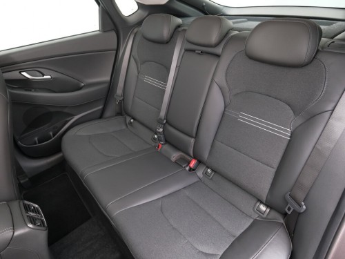 Характеристики автомобиля Hyundai i30 MHEV 1.5 T-GDI MT 2WD Prime (09.2020 - н.в.): фото, вместимость, скорость, двигатель, топливо, масса, отзывы