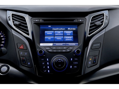 Характеристики автомобиля Hyundai i40 2.0 AT Comfort Plus (10.2016 - 02.2017): фото, вместимость, скорость, двигатель, топливо, масса, отзывы