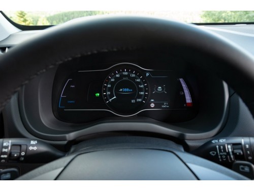 Характеристики автомобиля Hyundai Kona Electric 39 kWh Elektro (10.2019 - 09.2020): фото, вместимость, скорость, двигатель, топливо, масса, отзывы