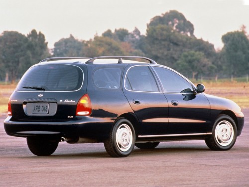 Характеристики автомобиля Hyundai Lantra 2.0 MT GLS (07.1997 - 11.1998): фото, вместимость, скорость, двигатель, топливо, масса, отзывы