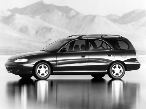 Характеристики автомобиля Hyundai Lantra 1.5 AT GL (01.1996 - 11.1998): фото, вместимость, скорость, двигатель, топливо, масса, отзывы