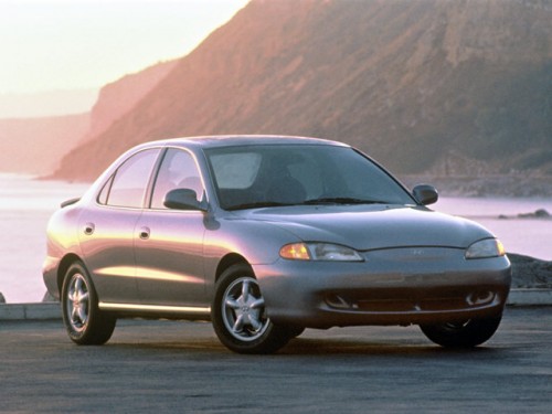 Характеристики автомобиля Hyundai Lantra 1.6 MT Cool &amp; Comfort (05.1998 - 10.1998): фото, вместимость, скорость, двигатель, топливо, масса, отзывы