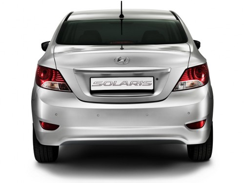Характеристики автомобиля Hyundai Solaris 1.6 AT Family (03.2013 - 05.2014): фото, вместимость, скорость, двигатель, топливо, масса, отзывы
