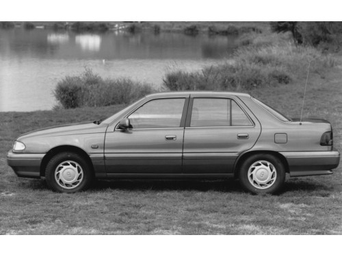 Характеристики автомобиля Hyundai Sonata 3.0 AT Base (03.1991 - 04.1993): фото, вместимость, скорость, двигатель, топливо, масса, отзывы