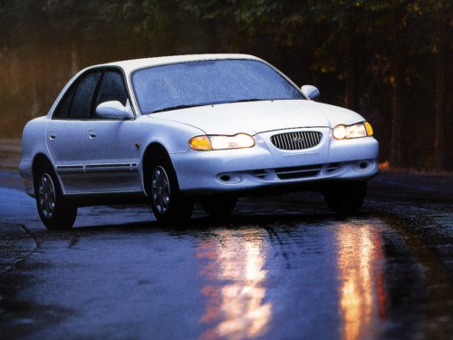 Характеристики автомобиля Hyundai Sonata 2.0 AT GLS (02.1996 - 07.1998): фото, вместимость, скорость, двигатель, топливо, масса, отзывы