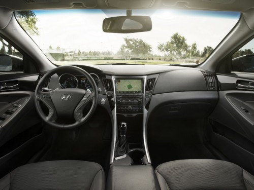 Характеристики автомобиля Hyundai Sonata 2.4 AT Hybrid Standart (07.2012 - 03.2014): фото, вместимость, скорость, двигатель, топливо, масса, отзывы