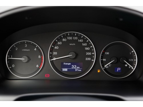 Характеристики автомобиля Hyundai Starex 2.5 VGT 2WD AT Wagon Smart 11 seats (08.2015 - 12.2017): фото, вместимость, скорость, двигатель, топливо, масса, отзывы