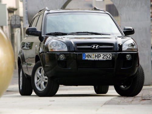 Характеристики автомобиля Hyundai Tucson 2.0 MT 2WD GL (07.2004 - 03.2015): фото, вместимость, скорость, двигатель, топливо, масса, отзывы
