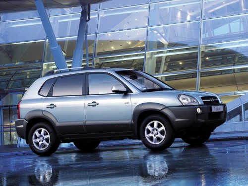 Характеристики автомобиля Hyundai Tucson 2.0 MT 2WD GLS (07.2004 - 03.2015): фото, вместимость, скорость, двигатель, топливо, масса, отзывы