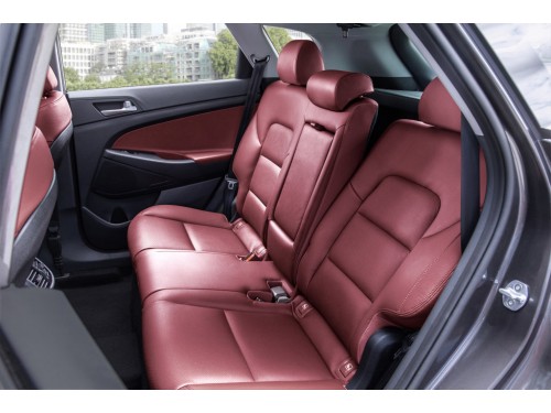 Характеристики автомобиля Hyundai Tucson 1.6 DCT 4WD T-GDI Prime (11.2015 - 12.2016): фото, вместимость, скорость, двигатель, топливо, масса, отзывы